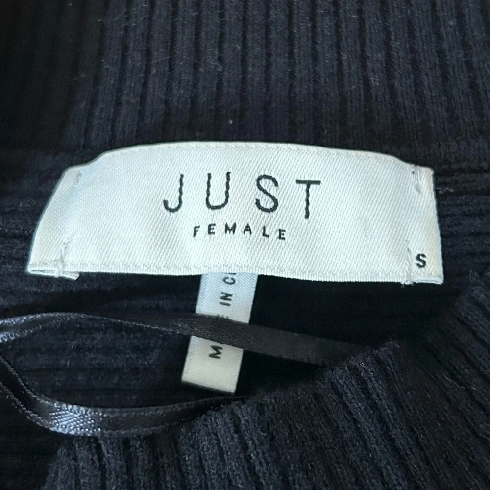 Just Female Home Knit Sweater Dress Black 
Small - Picture 7 of 9